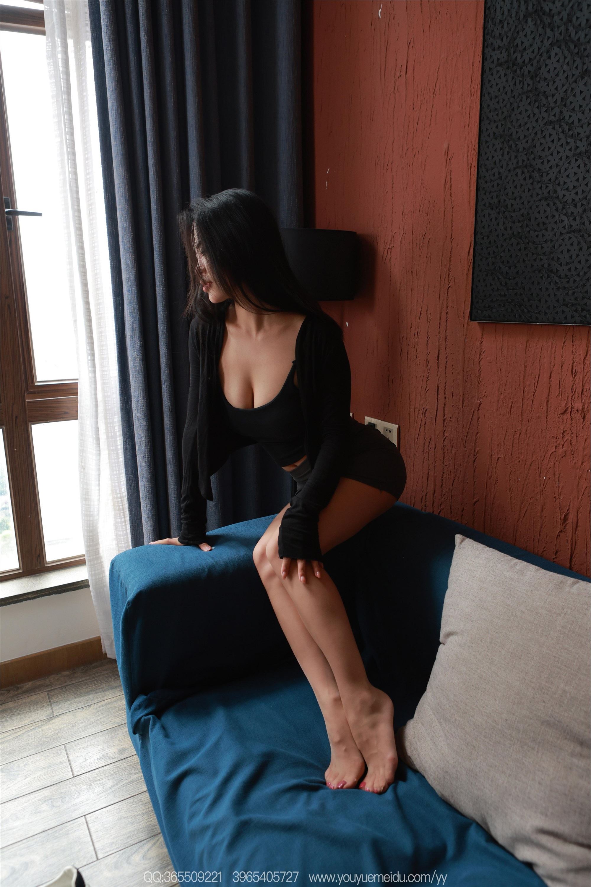 IESS异思趣向  2025.11.19 丝享家2215：兔兔《性感吊带（下）》